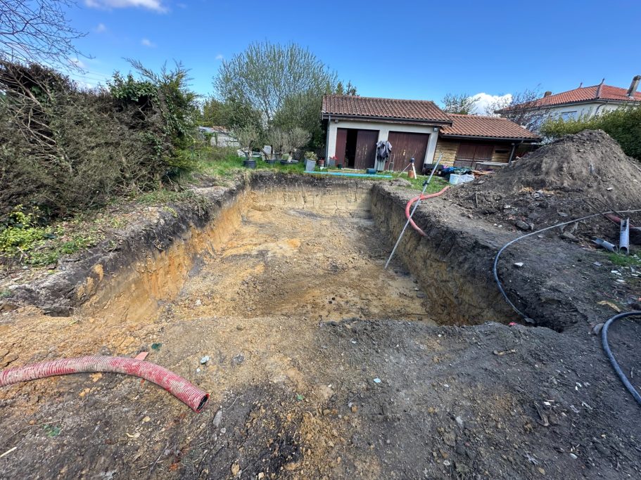 troue de piscine 